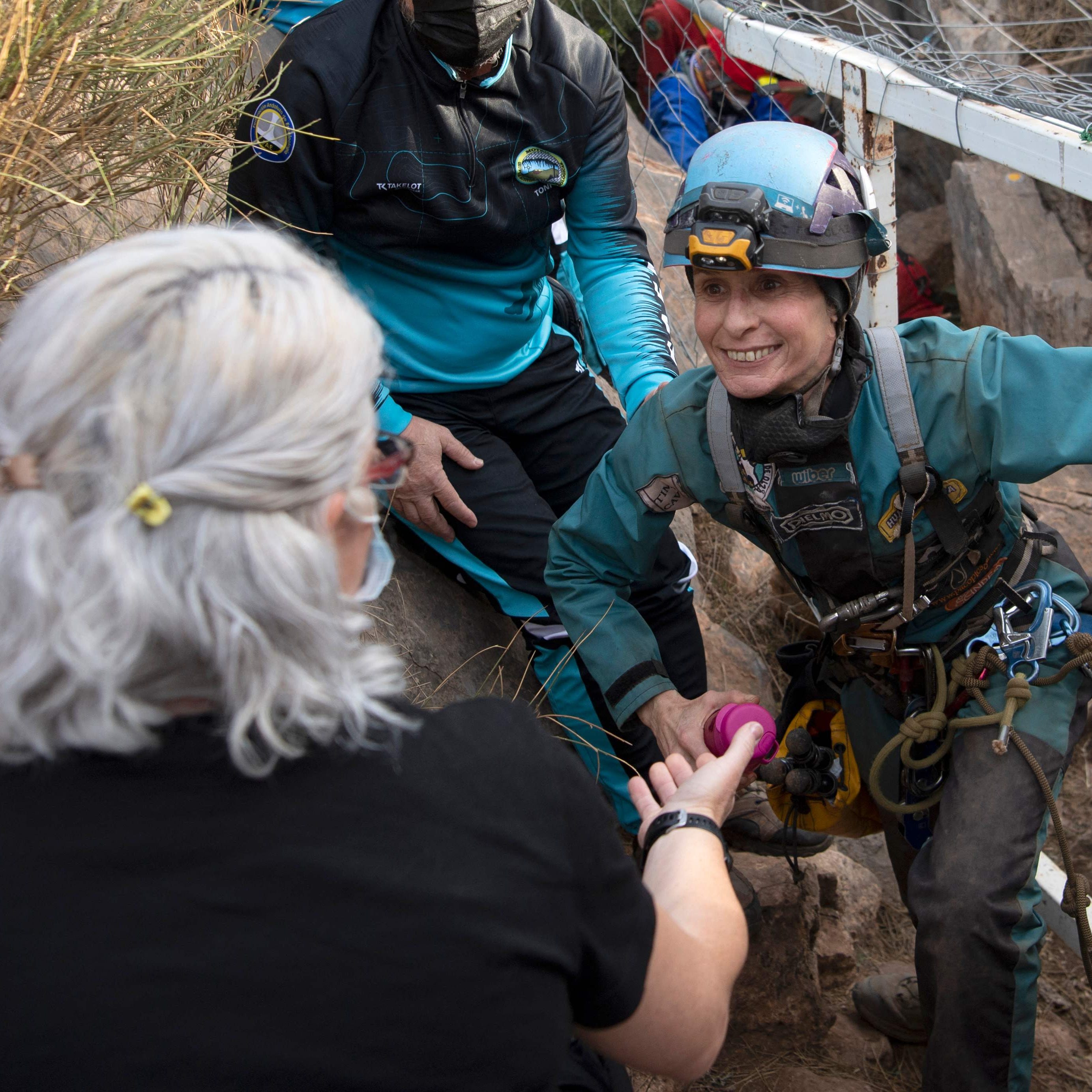 Spanish sportswoman Beatriz Flamini leaves a cave in Los Gauchos, near Motril on April 14, 2023 after spending 500 days inside. (Photo by JORGE GUERRERO / AFP) (Photo by JORGE GUERRERO/AFP via Getty Images) ORIG FILE ID: AFP_33D74QP.jpg