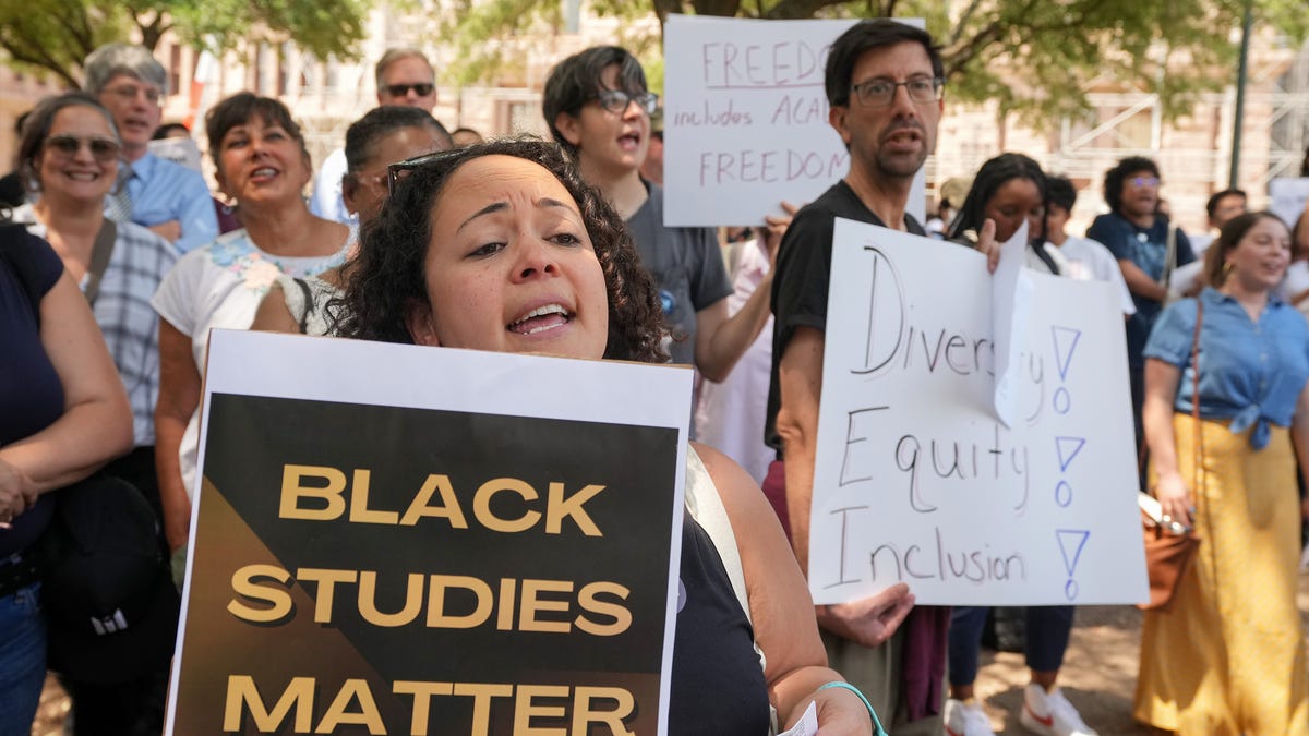 多元化、公平性与包容性：德州大学改变计划以遵守禁令