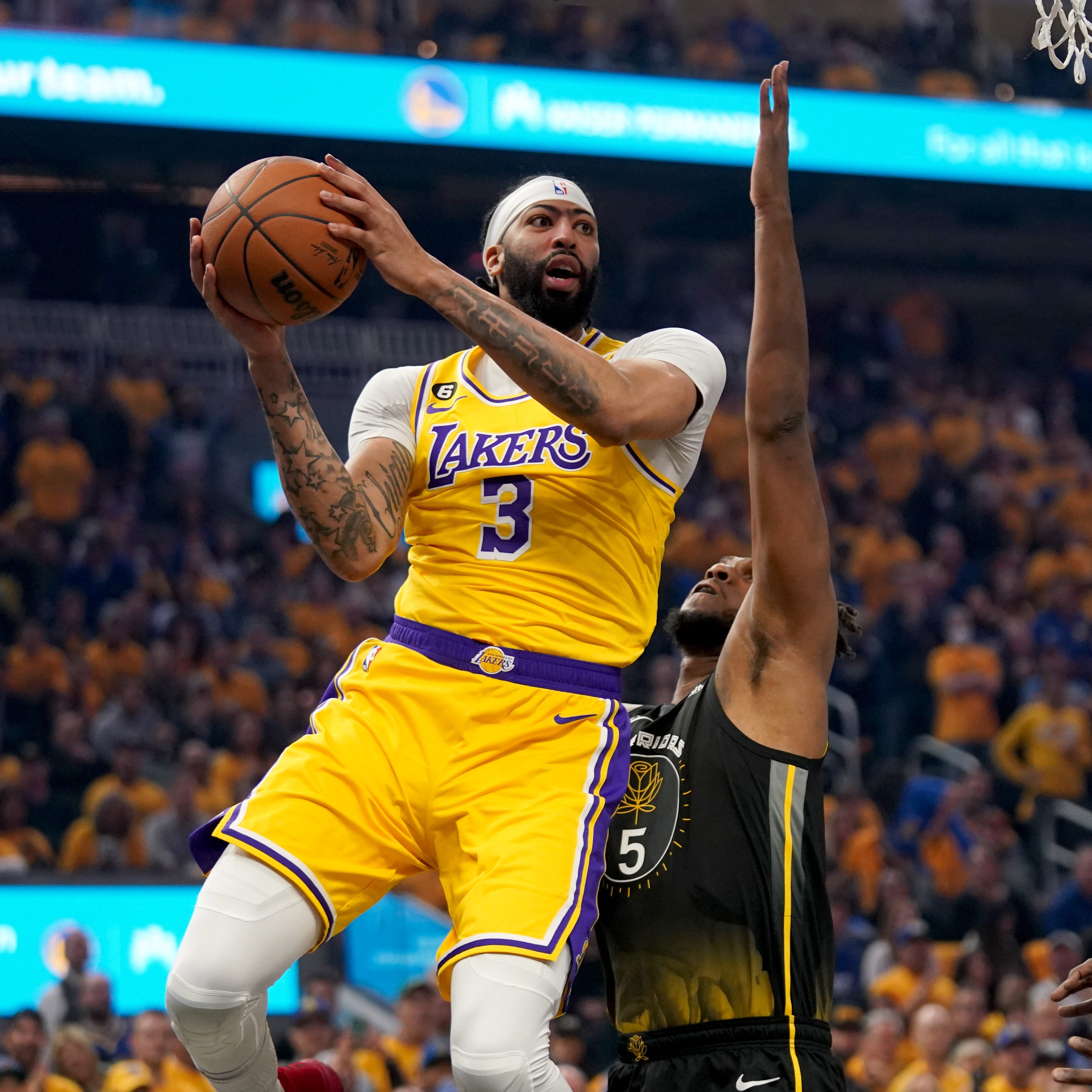 Anthony Davis scored 30 points and pulled down 23 rebounds in the Lakers' Game 1 win over the Warriors.