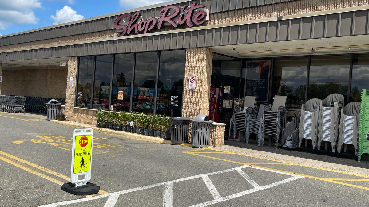 ShopRite in Wall NJ opens new store that is twice as big as old one