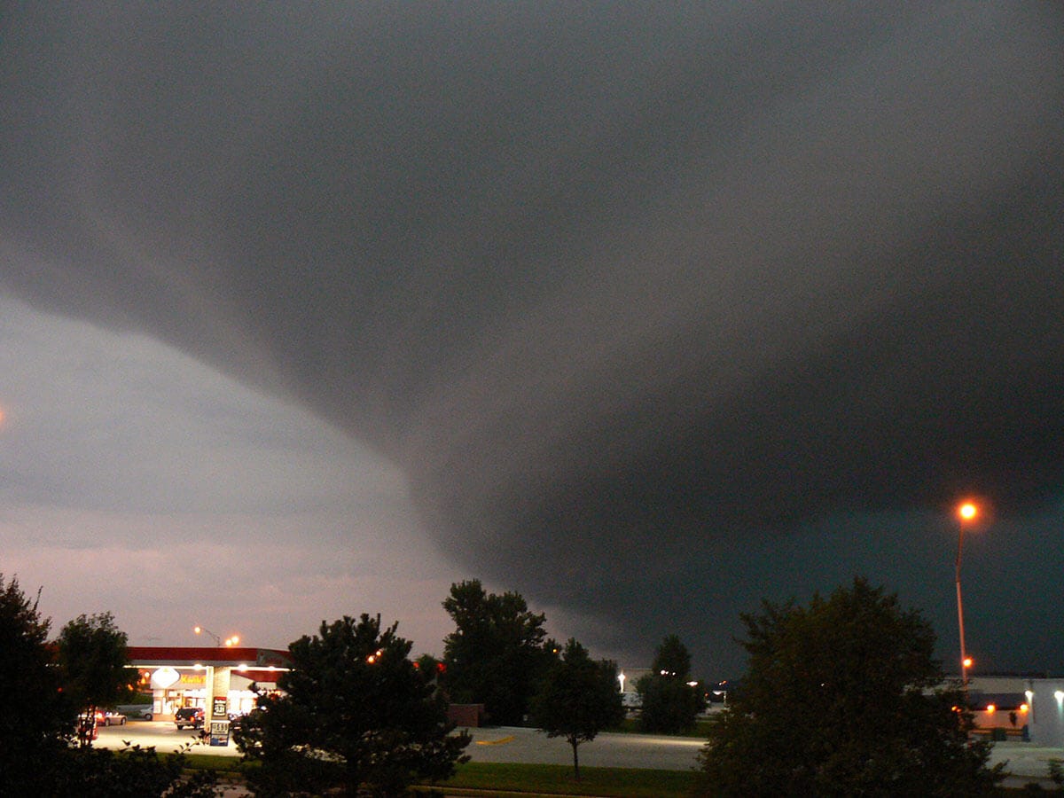 Derechos are 'rare' and 'violent' storms that span hundreds of miles ...