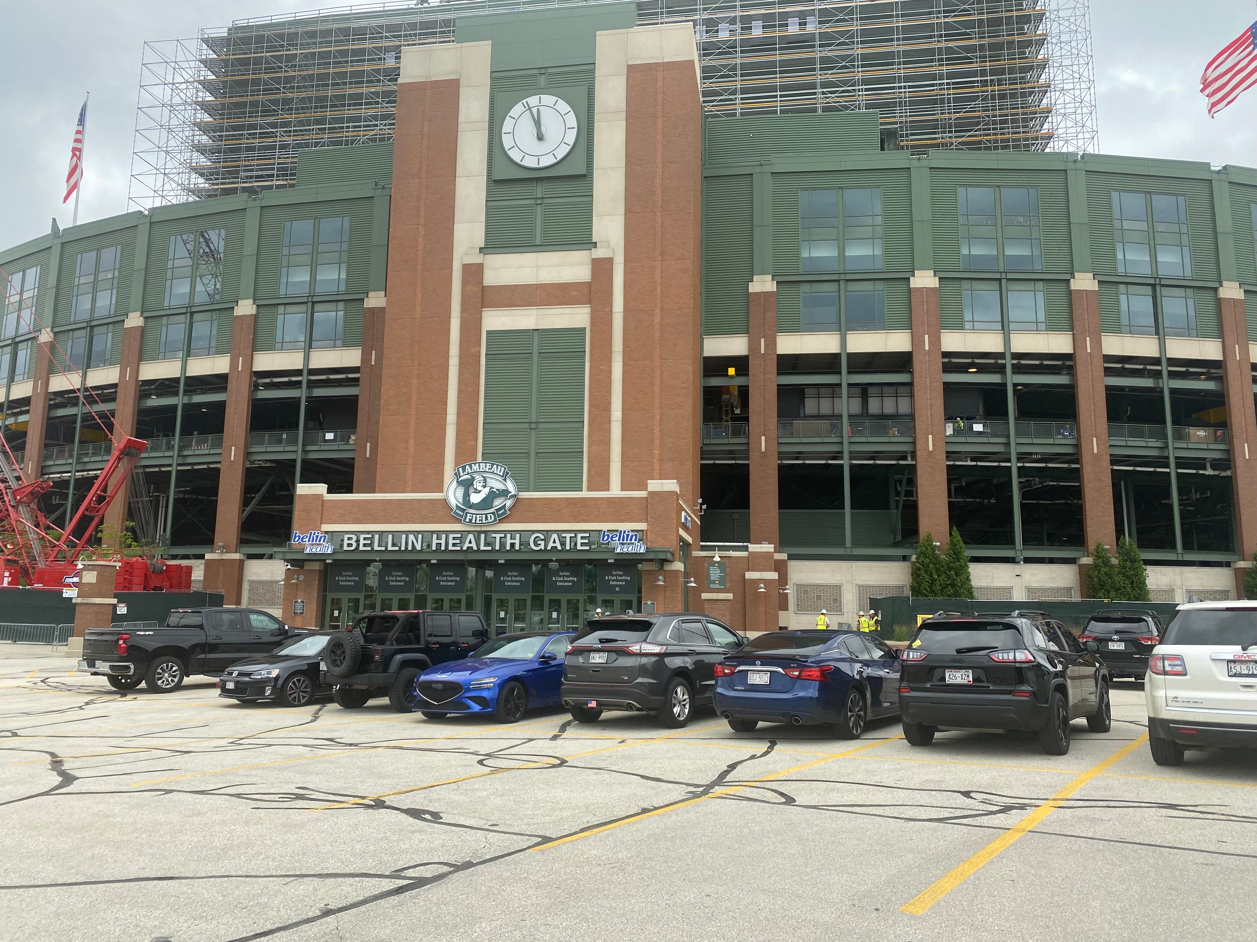 OSHA investigating death of Lambeau Field construction worker