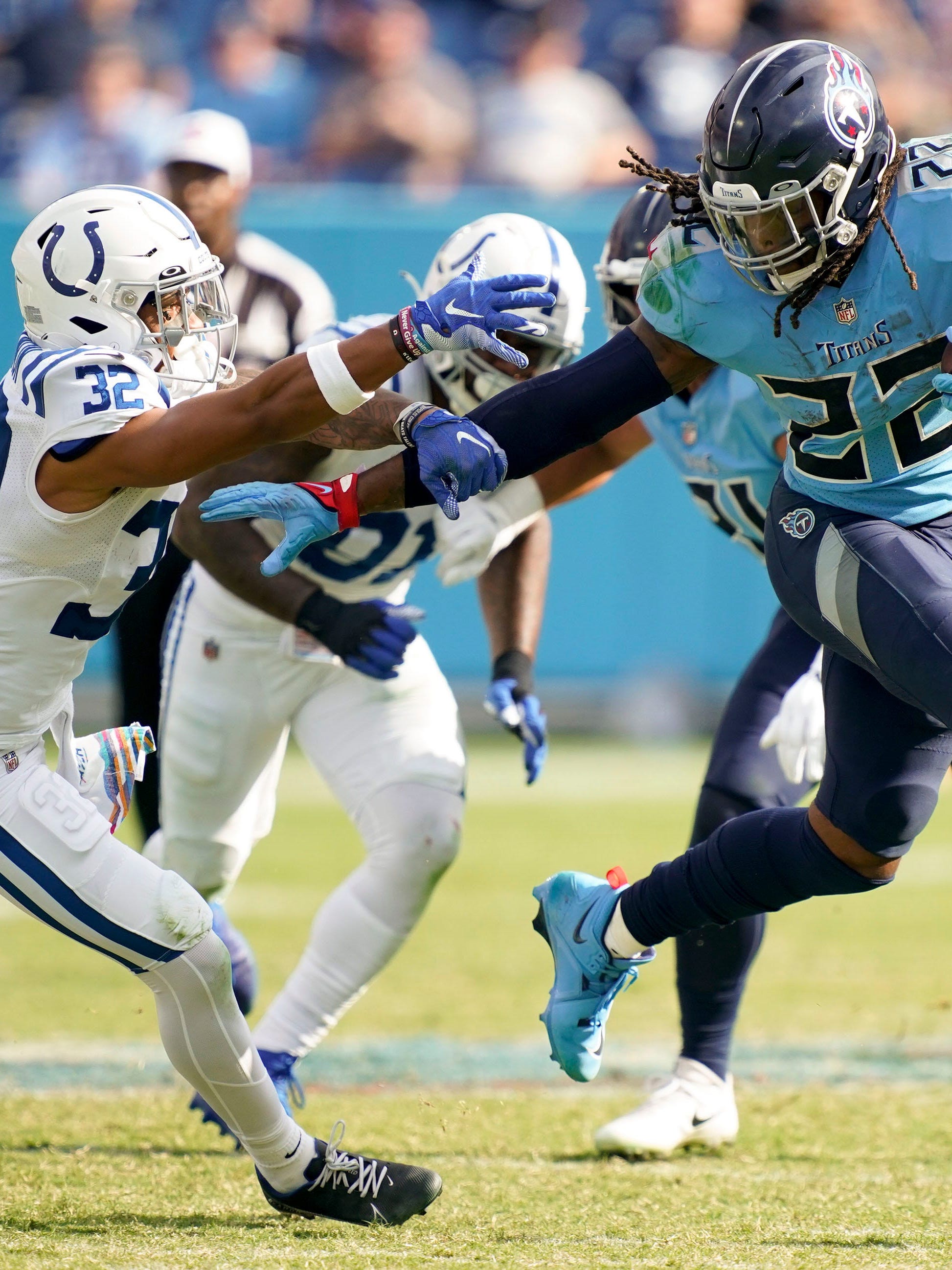 Willis throws for 211 yards, two touchdowns as Titans beat Patriots