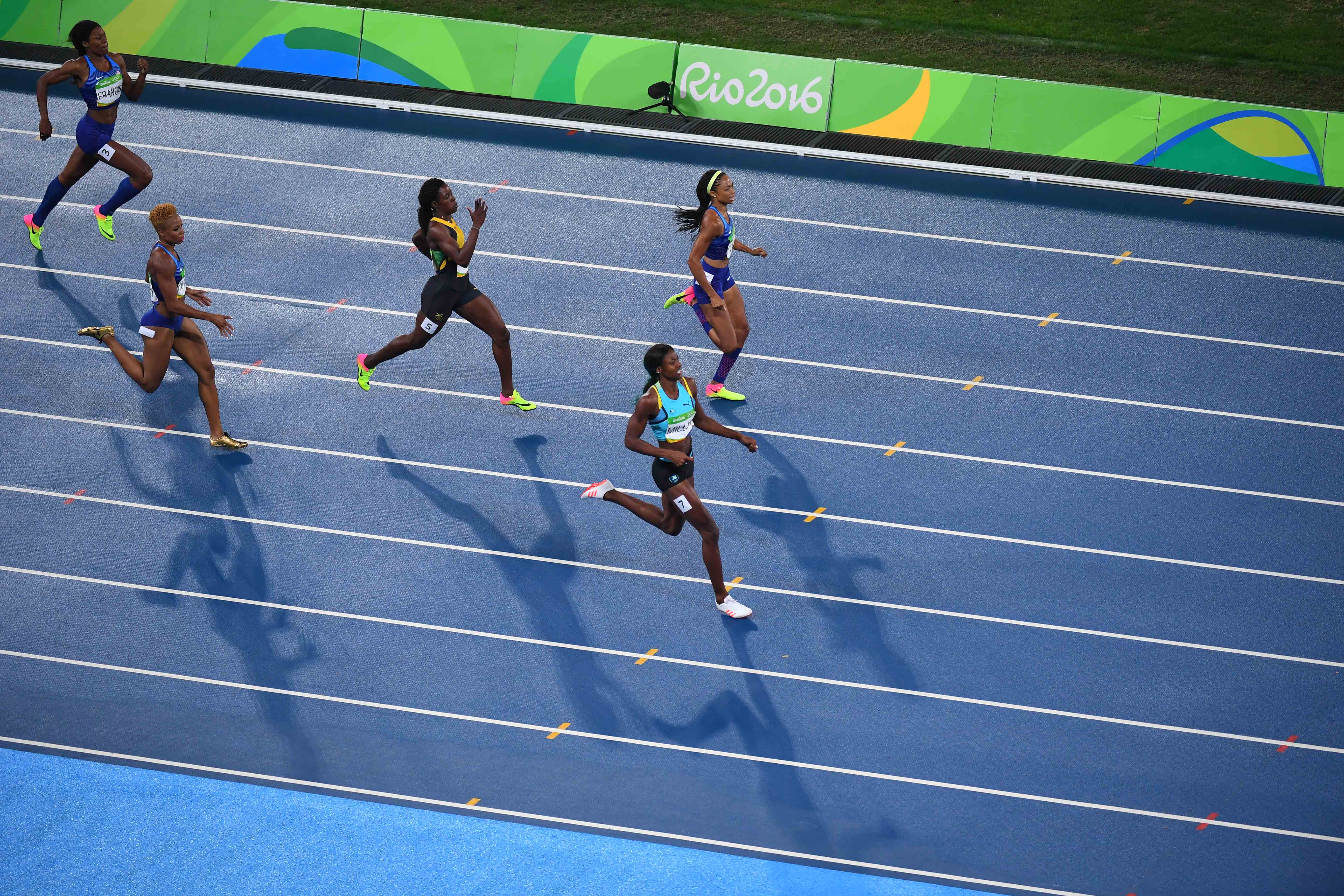 Shaunae Miller’s Dramatic Dive Across the Finish Line Wins Gold in 400m ...