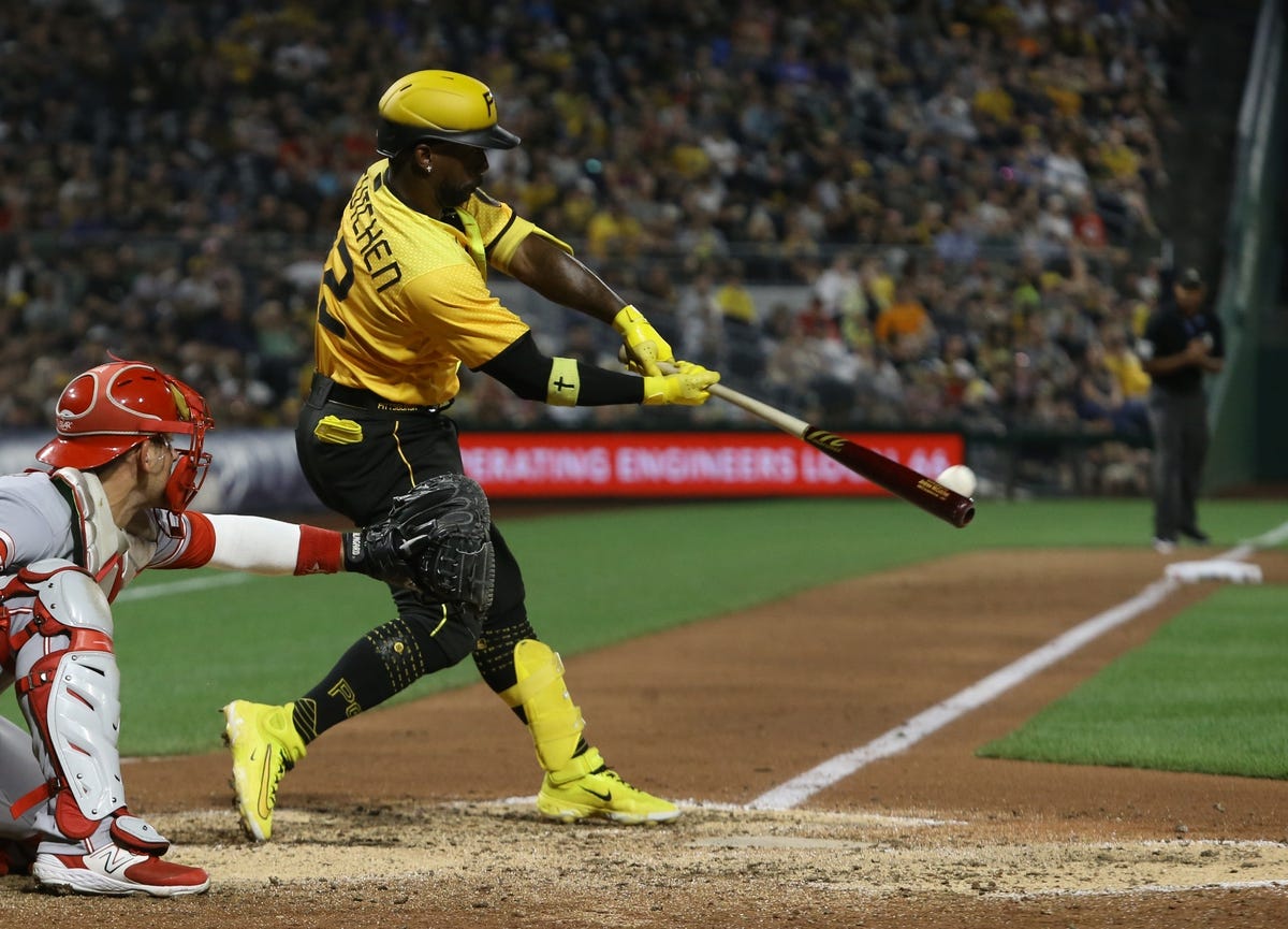 Reds vs. Pirates prediction, betting odds for MLB on Saturday 